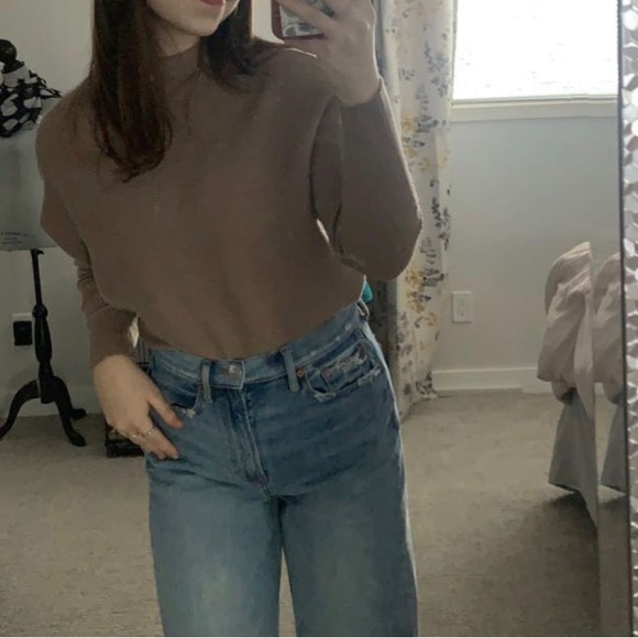 Beige turtle neck🤎 - Picture 2 of 2